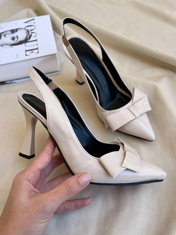 کفش ورنی پاپیونی کرم