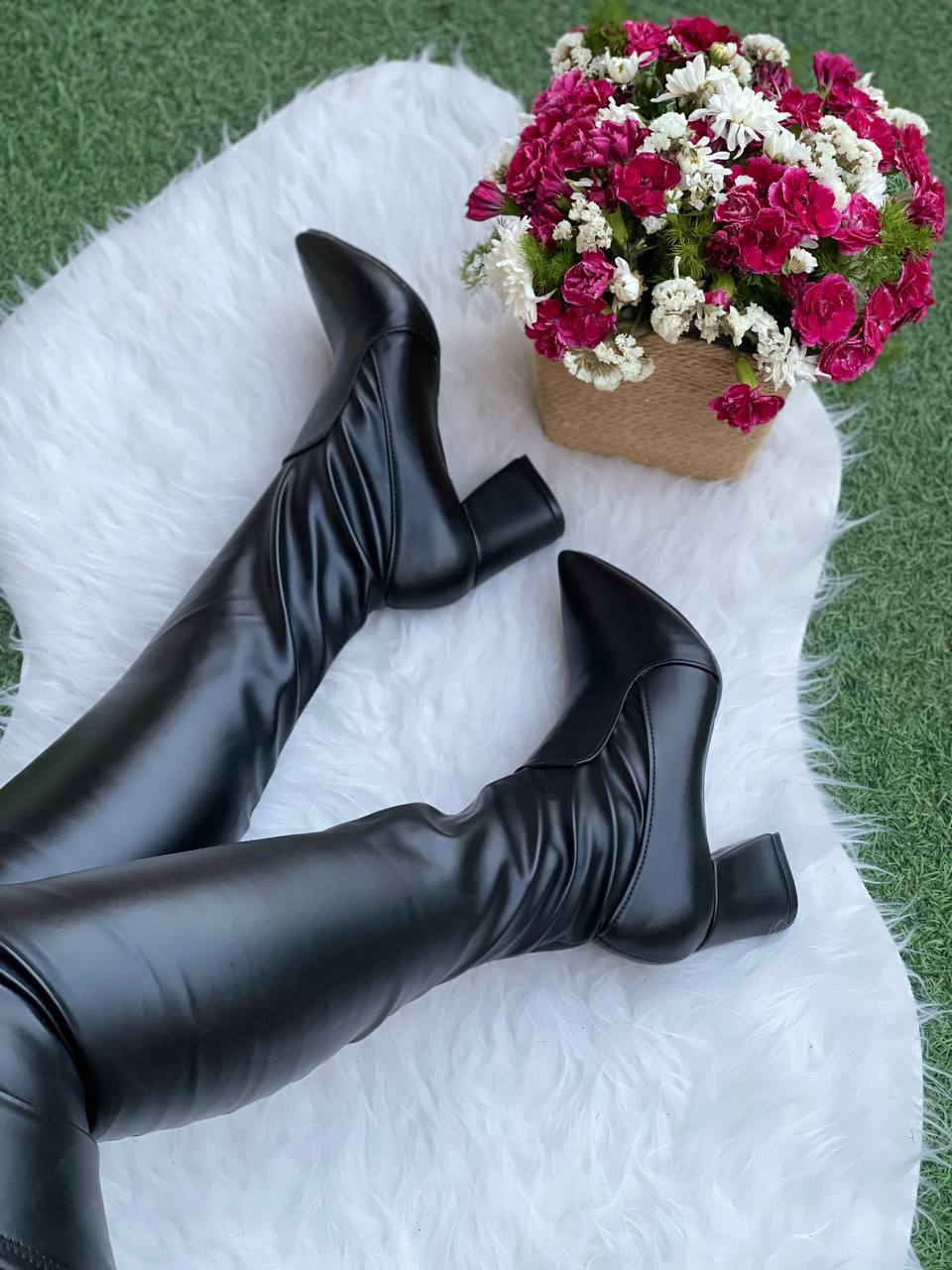 بوت چرم جورابی مشکی پاشنه ۵ سانتی