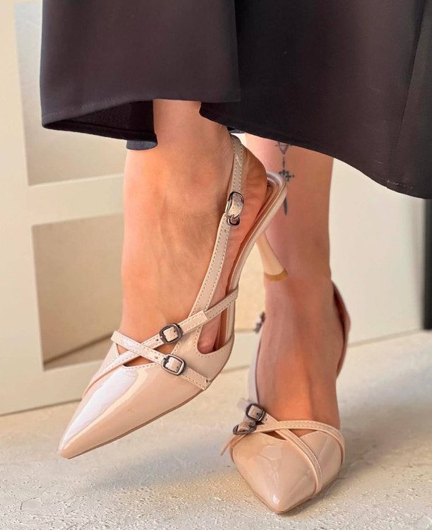 کفش مجلسی ورنی زنانه پاشنه ۷سانت کرم