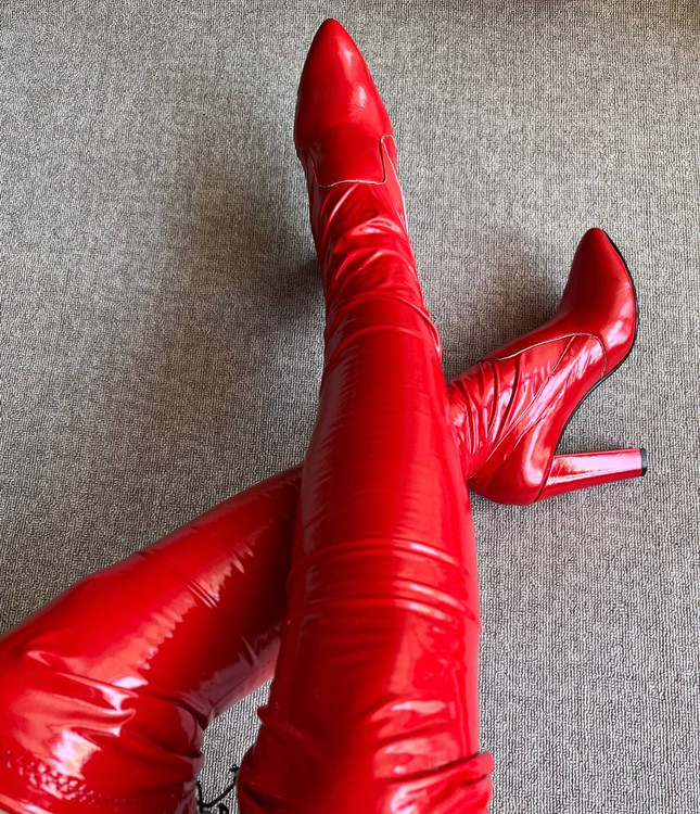 بوت بلند جورابی زنانه ورنی قرمز پاشنه پهن