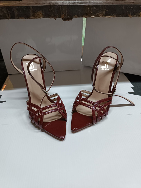 کفش زنانه مجلسی پاشنه بلند زرشکی