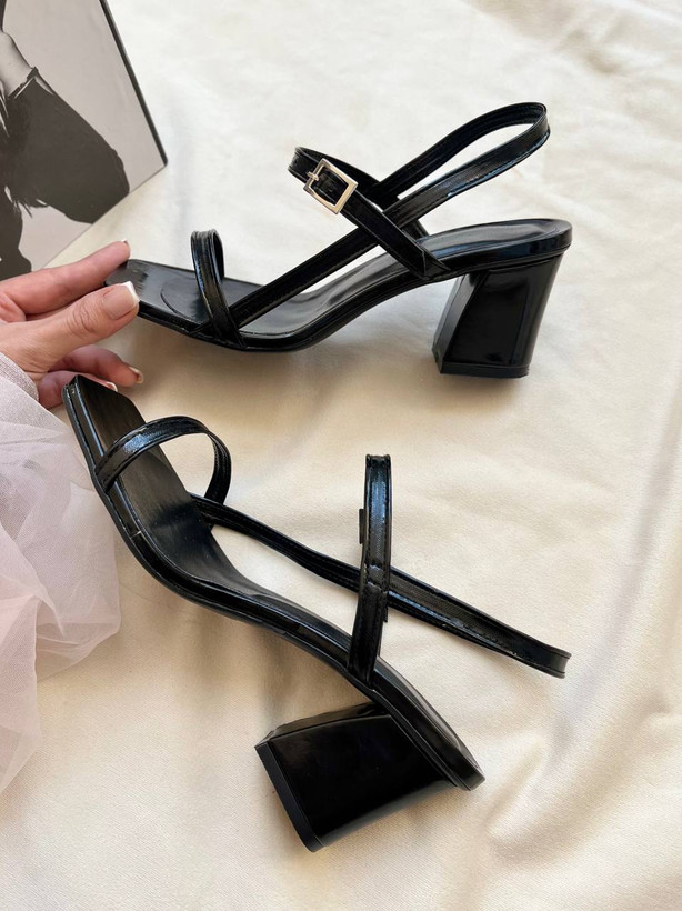 صندل زنانه تابستونی بندی پاشنه 5سانت مشکی ورنی