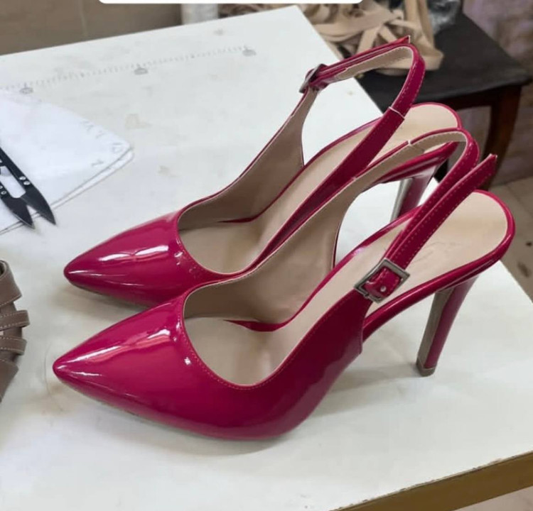 کفش زنانه مجلسی پشت باز جلوبسته ورنی سرخابی