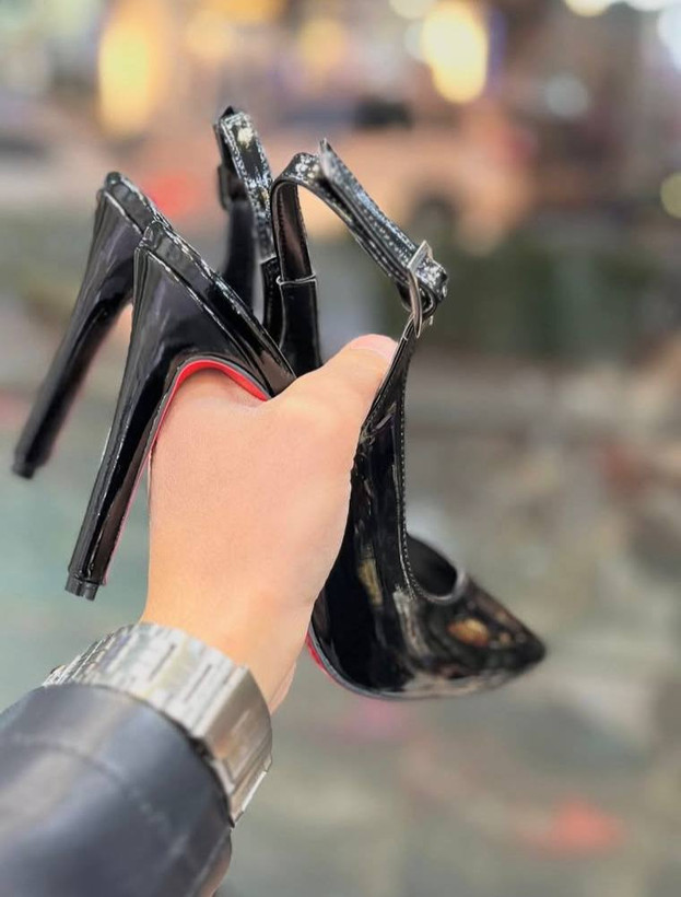 کفش زنانه مجلسی پشت باز جلوبسته ورنی مشکی